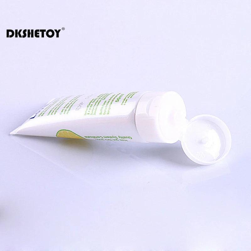 Texture and consistency of lubricant on surface