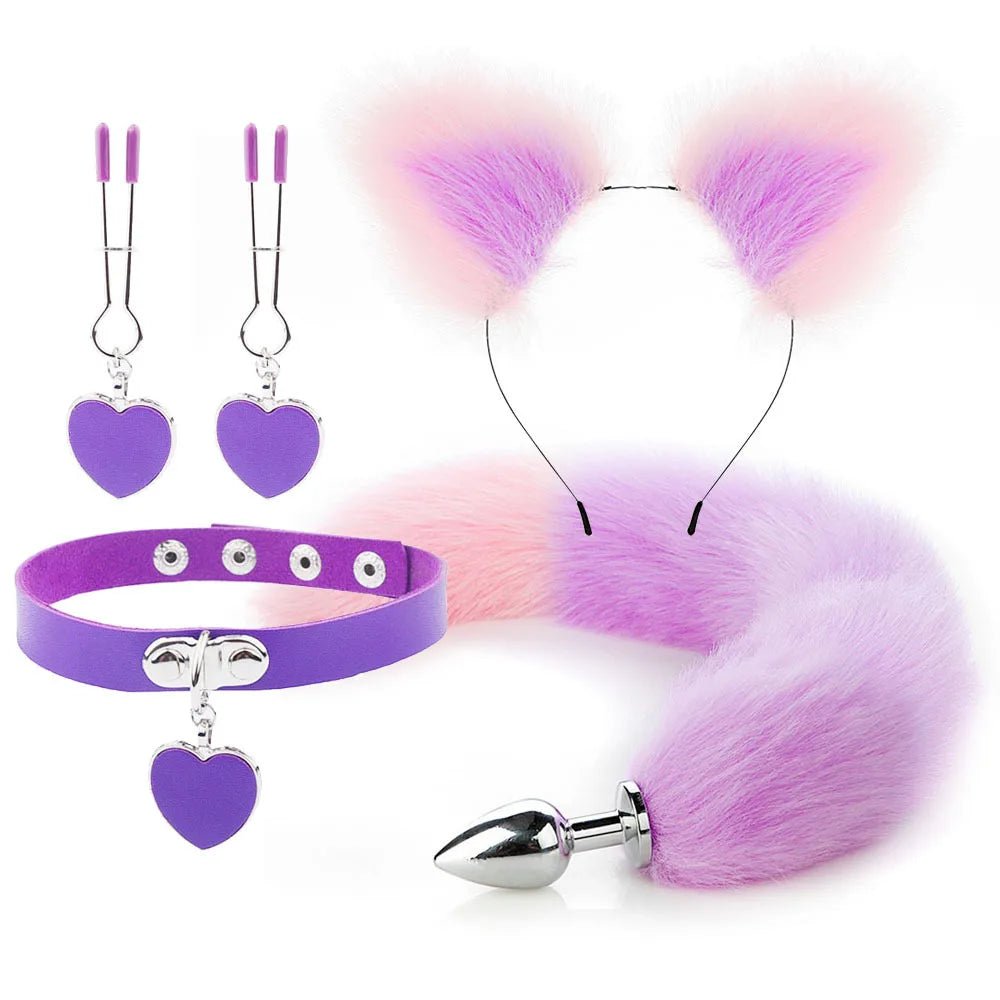 Matching collar necklace included in the cosplay set