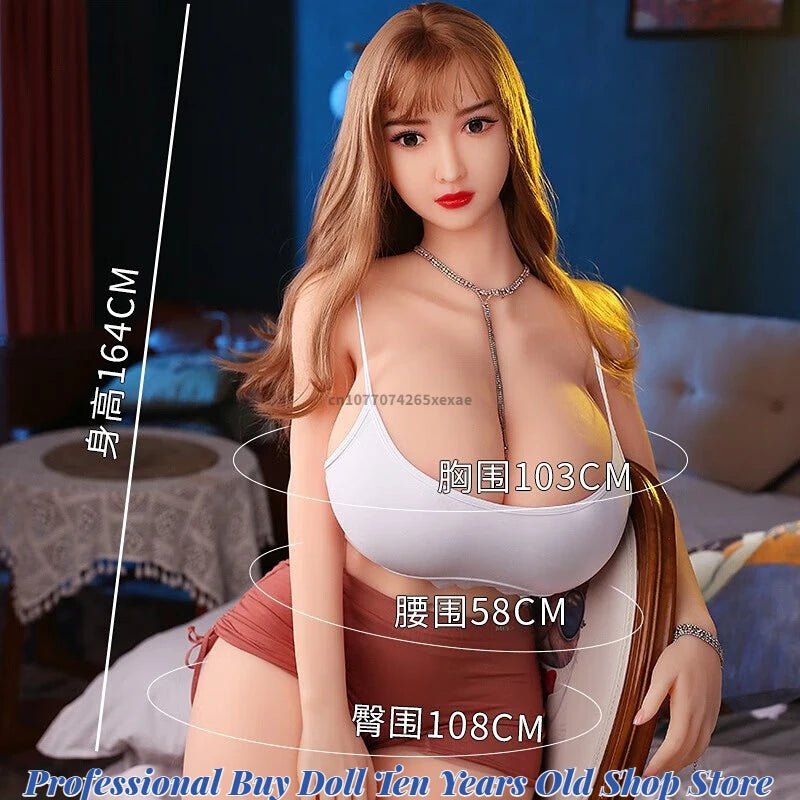 Upper body detail on adult companion figure