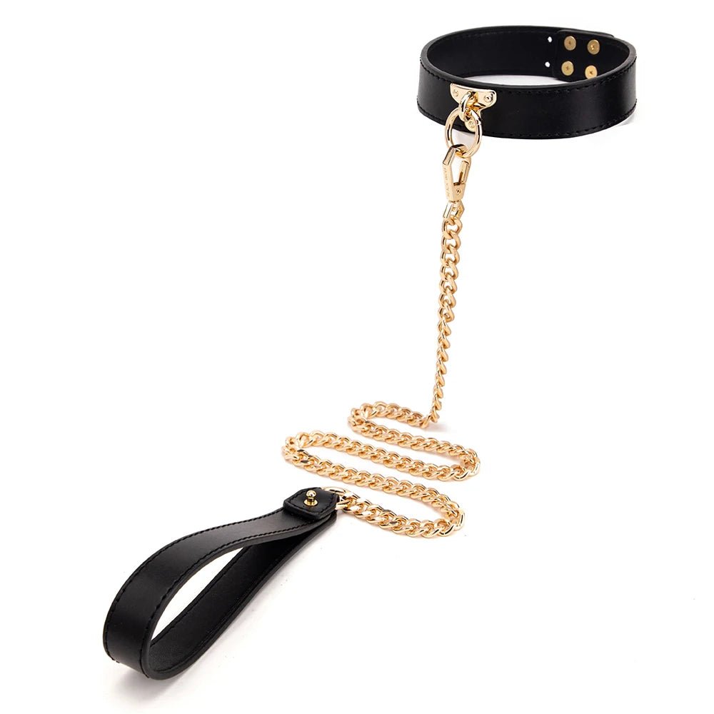 Adjustable buckle or closure detail