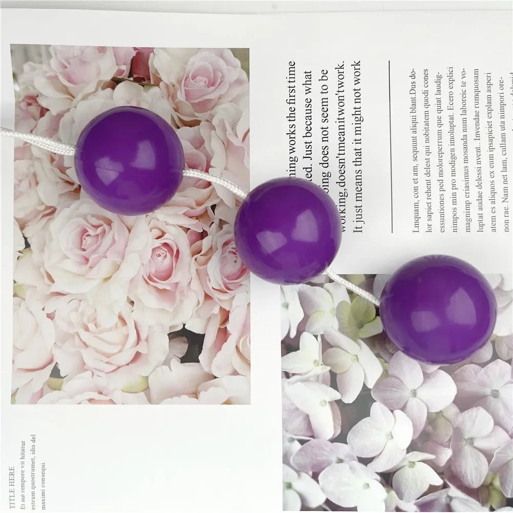 Kegel exercise set with multiple pieces