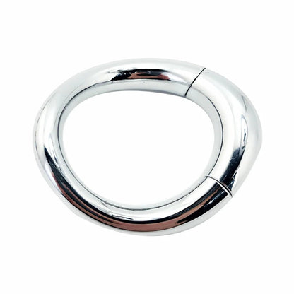 Set of rings displayed together in size order