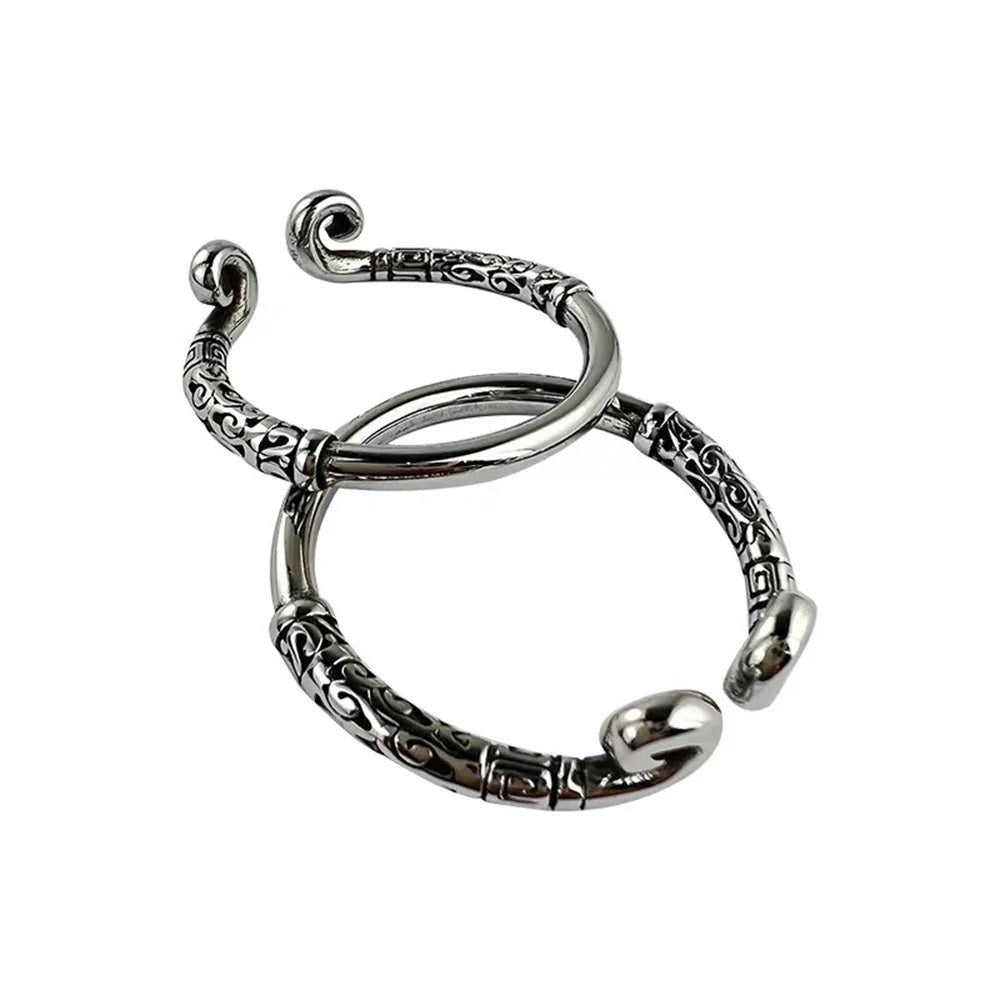 Size variants available for this ring