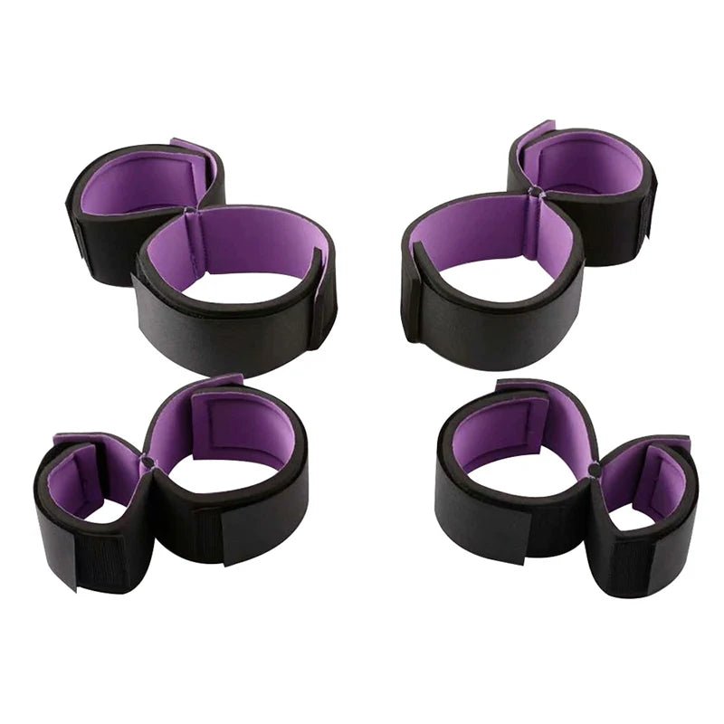 Restraint or cuff detail on bondage set
