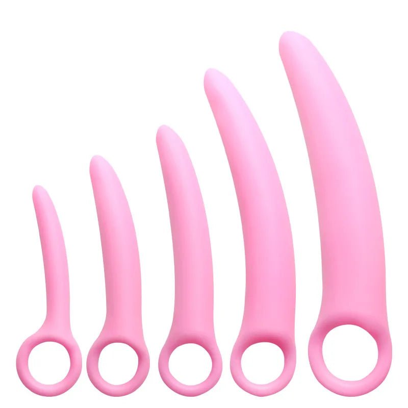 Silicone surface texture on crescent plug
