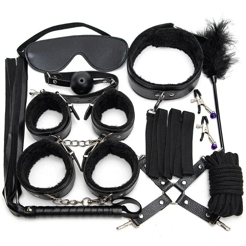 Hardware detail   D-rings, buckles, clasps