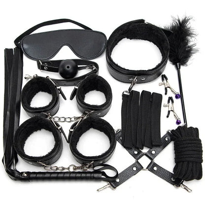 Hardware detail   D-rings, buckles, clasps