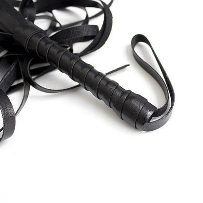 Bondage accessory   product overview on neutral background