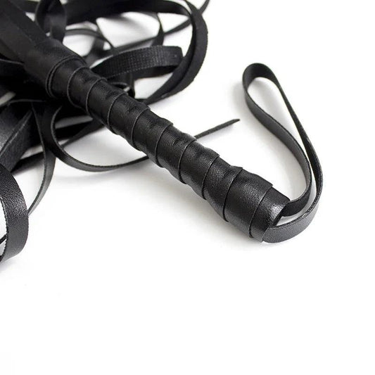 Bondage accessory   product overview on neutral background