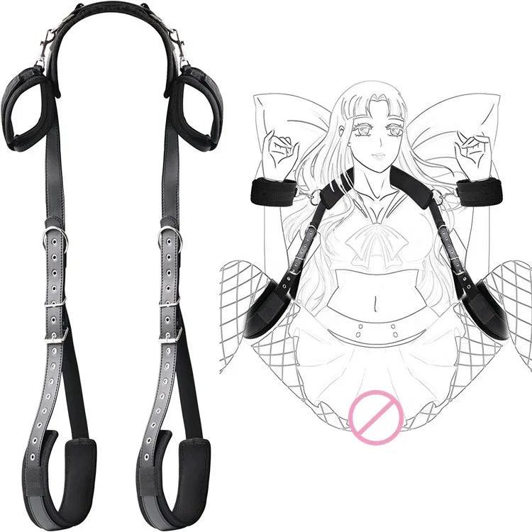 Hardware detail   D-rings, buckles, clasps