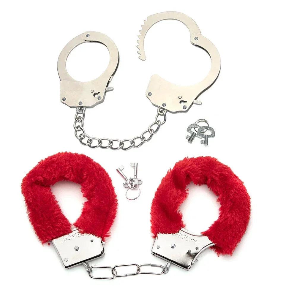 Hardware detail   D-rings, buckles, clasps