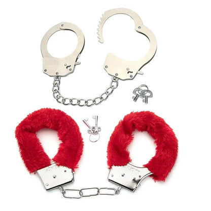 Hardware detail   D-rings, buckles, clasps