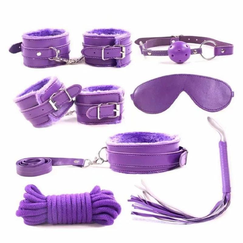 Hardware detail   D-rings, buckles, clasps
