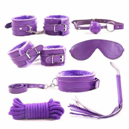 Hardware detail   D-rings, buckles, clasps