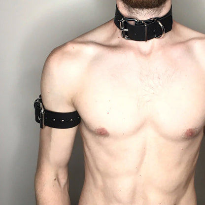 Adjustable buckle or closure detail